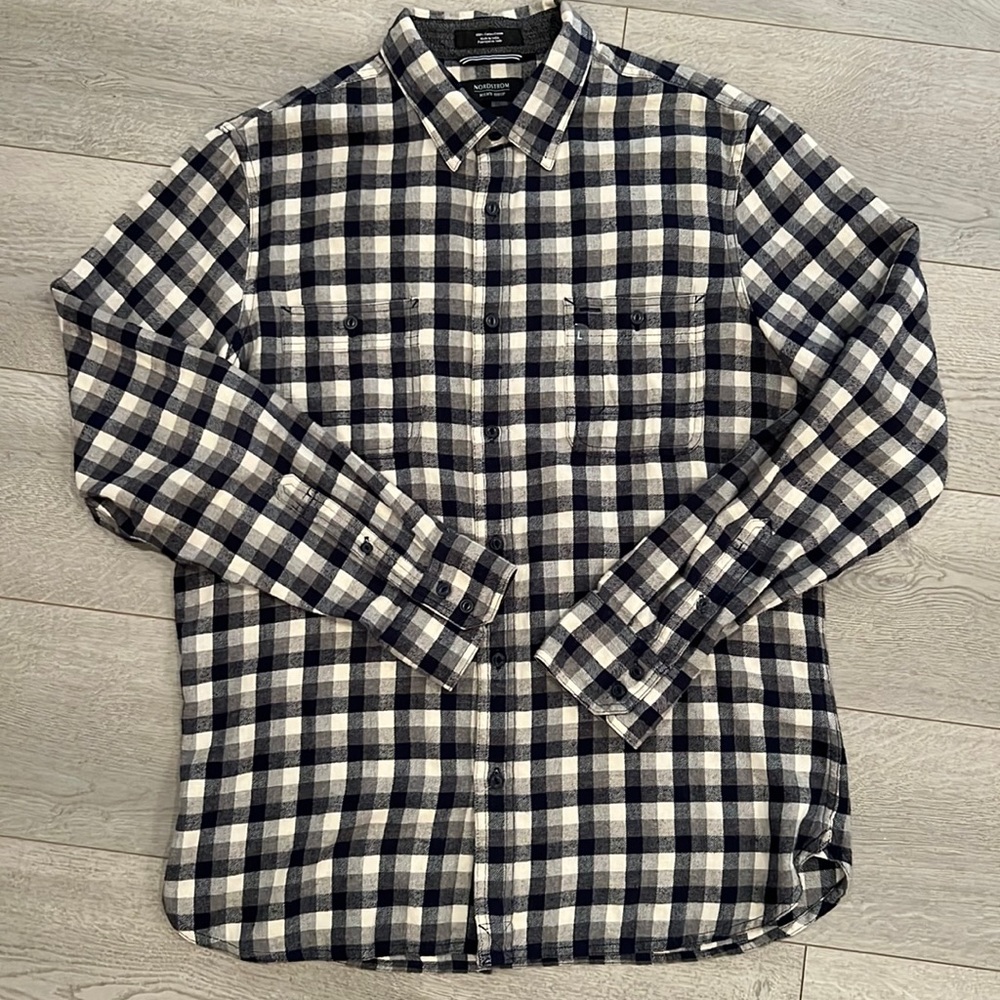 Nordstrom mens long sleeve flannel/cotton button down shirt | trim fit Large